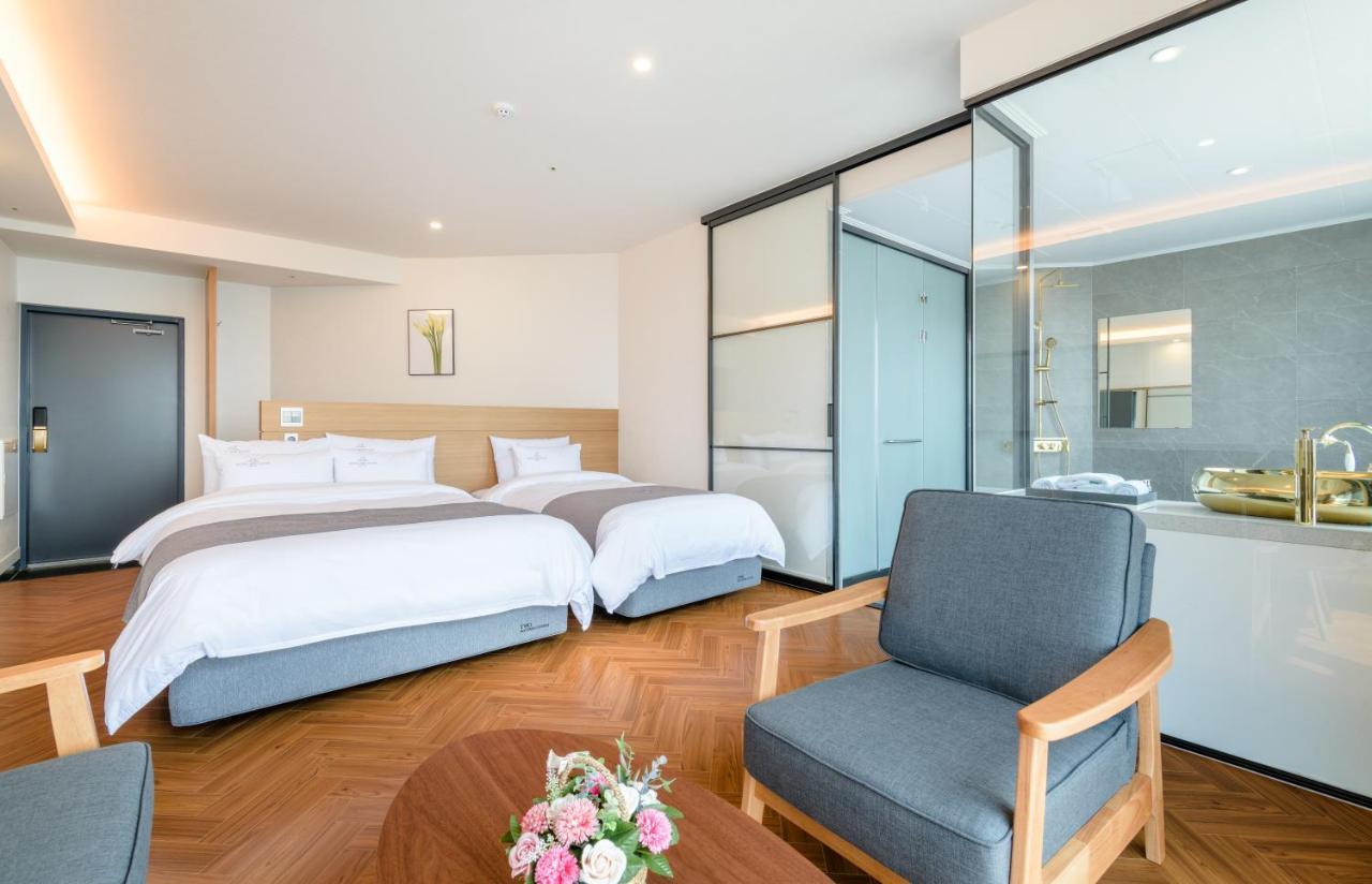 Hotel Mer Bleue Jeju Extérieur photo