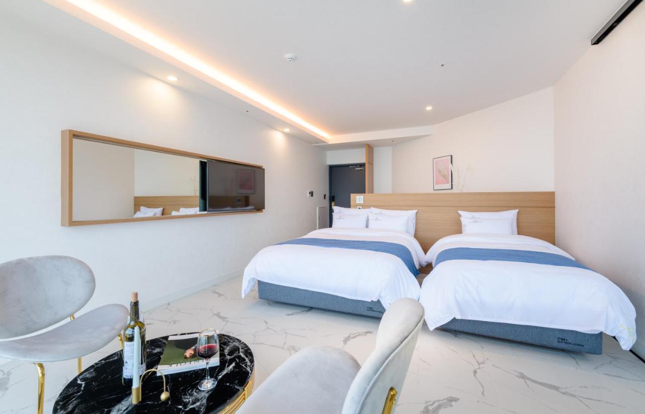 Hotel Mer Bleue Jeju Extérieur photo